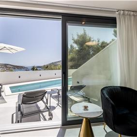4 bedroom villa with heated pool and sea view in Vinišće, sleeps 8